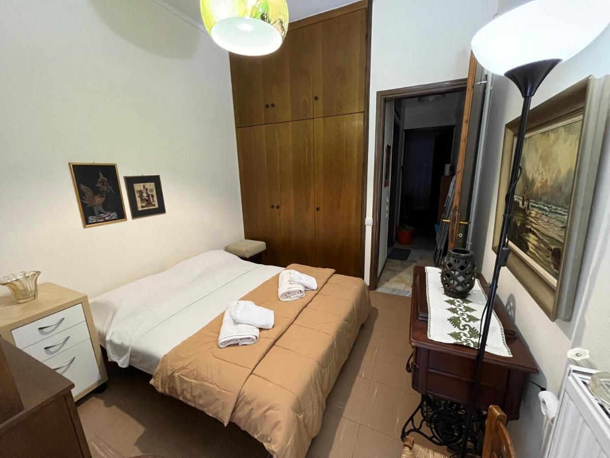 Traditional House Peraia  Luaran gambar