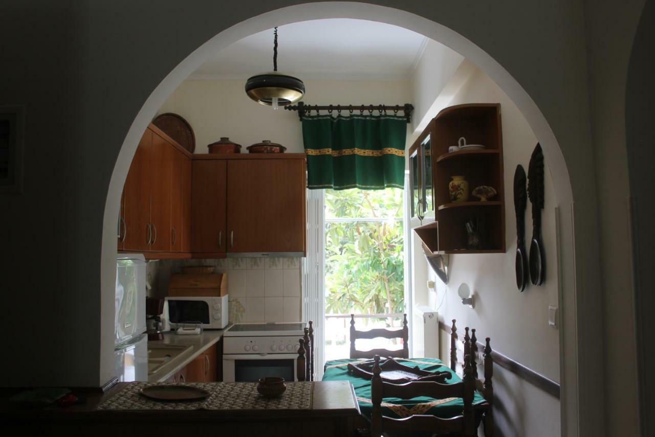 Traditional House Peraia  Luaran gambar