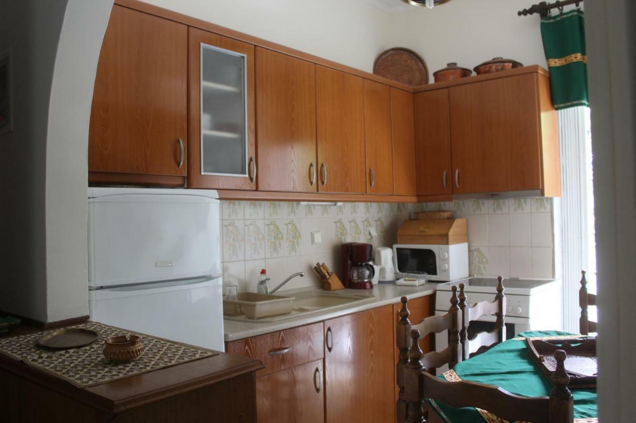 Traditional House Peraia  Luaran gambar