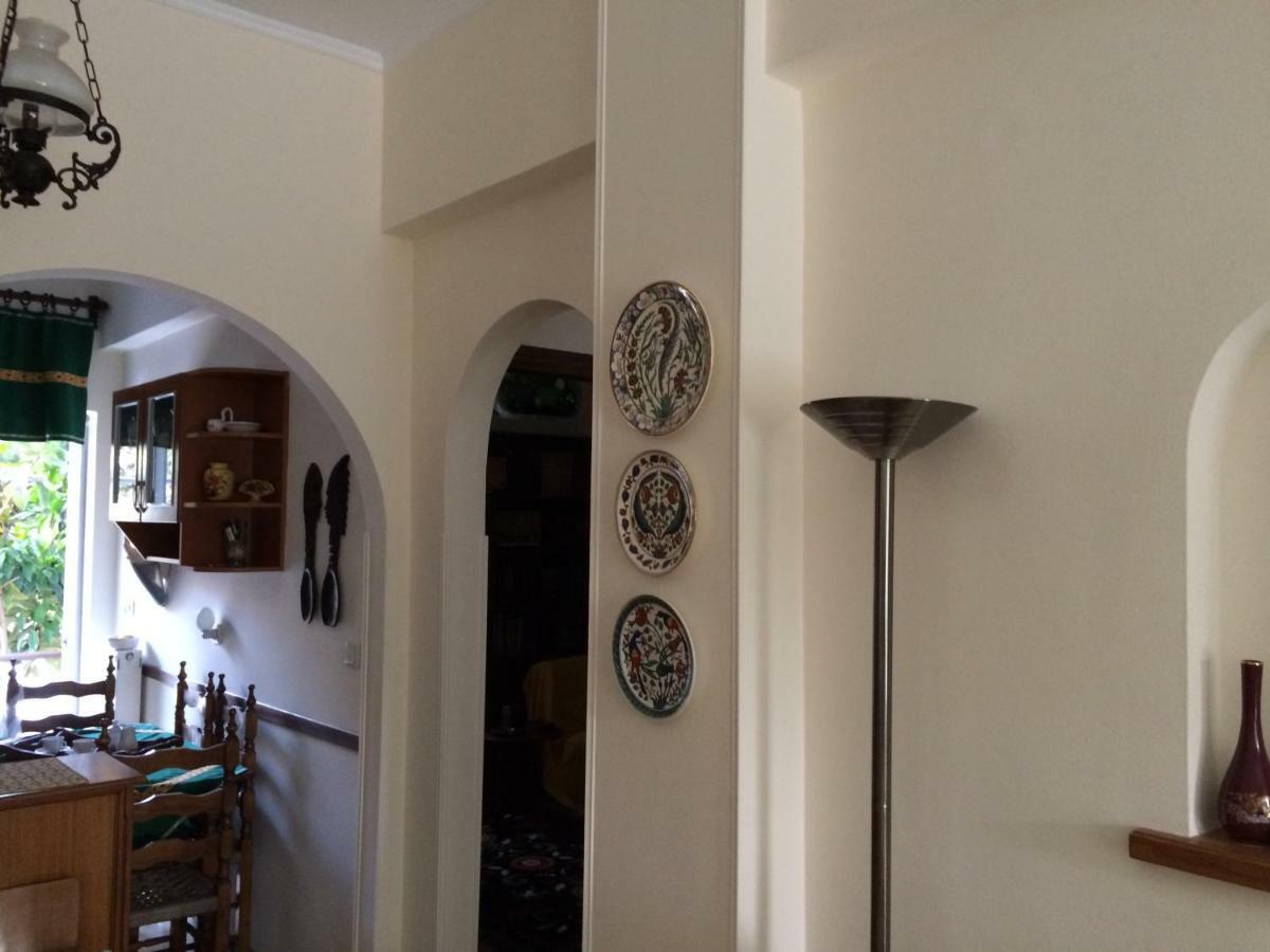 Traditional House Peraia  Luaran gambar
